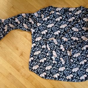 Ann Taylor Bell Sleeve Floral Top XL